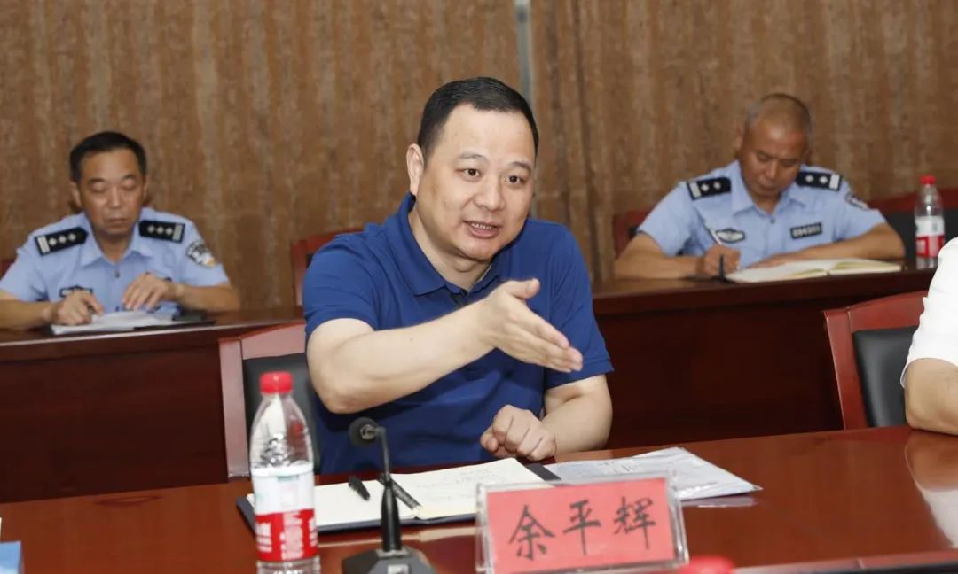 優(yōu)化營商環(huán)境，助推企業(yè)發(fā)展----湖北省公安廳領(lǐng)導(dǎo)與隨州市企業(yè)家座談會在程力汽車集團(tuán)隆重舉行