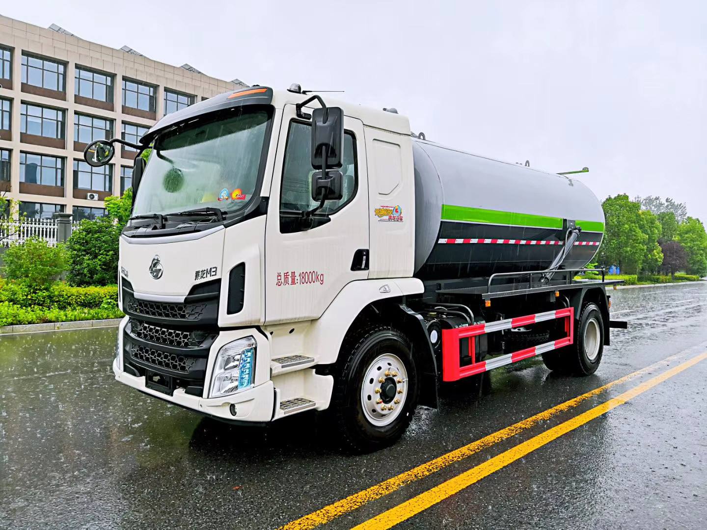 全面改善人居環(huán)境吸污車市場化勢在必行