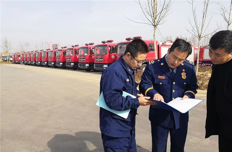 為提升滅火救援效率，使車(chē)輛在消防救援工作中成為強(qiáng)有力的“作戰(zhàn)工具”，亳州市應(yīng)急管理局采購(gòu)60輛水罐消防車(chē)