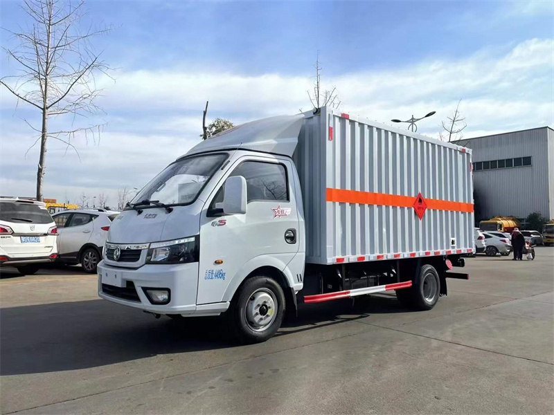東風(fēng)途逸二類易燃氣體廂式運輸車