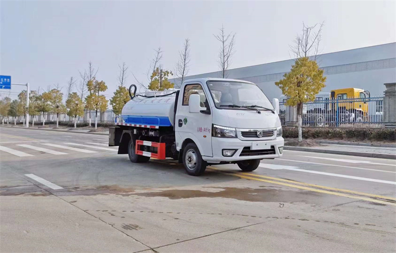 藍牌東風途逸清洗吸污車